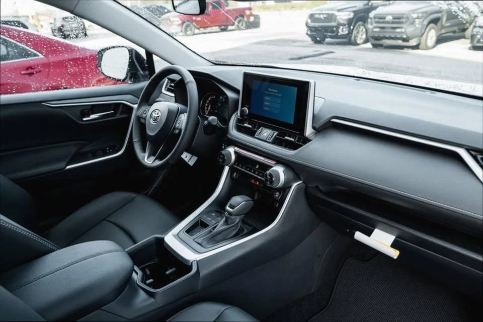 2025 Toyota RAV4 5th Gen - Image 8 of 17
