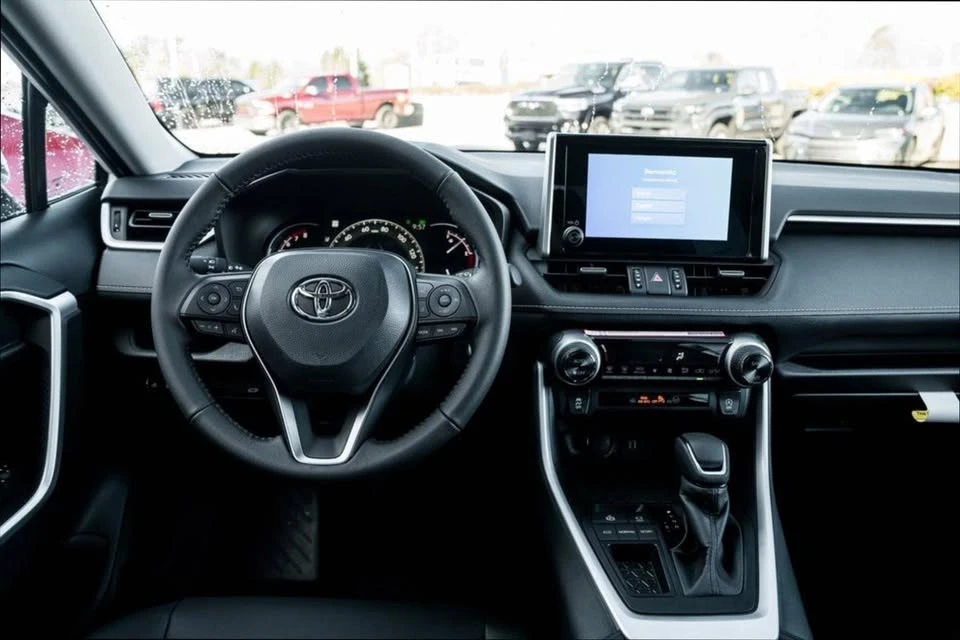 2025 Toyota RAV4 5th Gen - Image 9 of 17