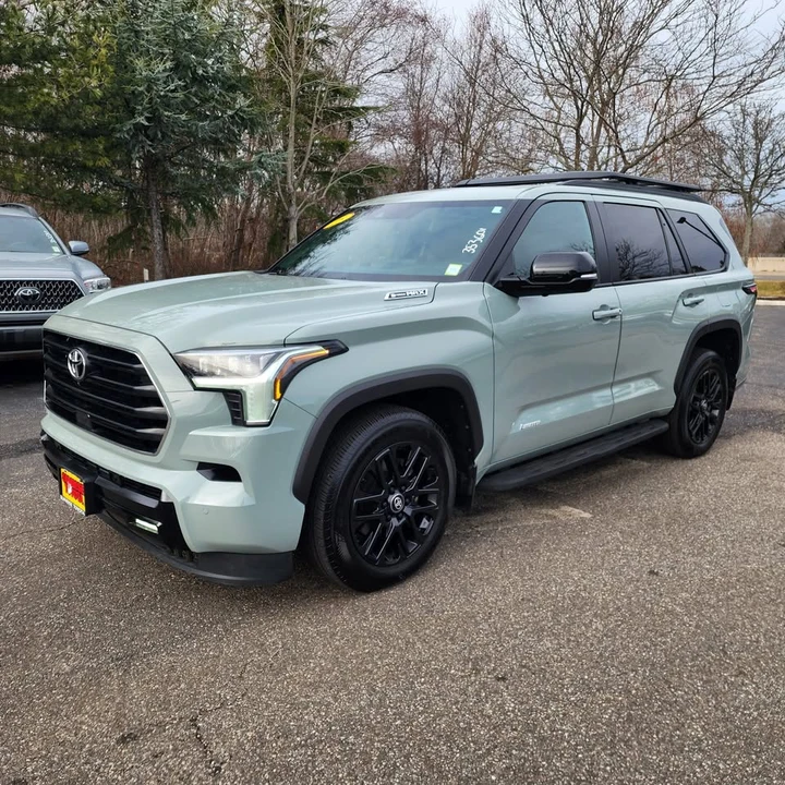 2025 Toyota Sequoia 3rd Gen - Image 4 of 15