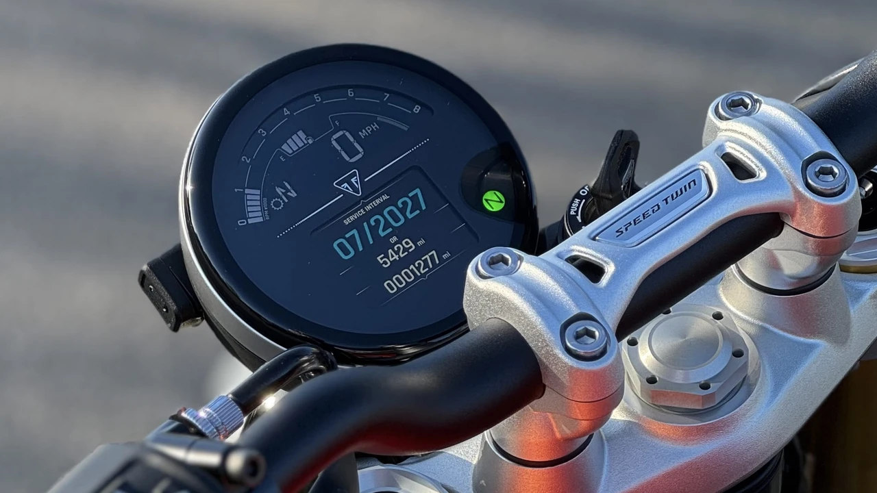 2025 Triumph Speed Twin 1200 - Image 26 of 31