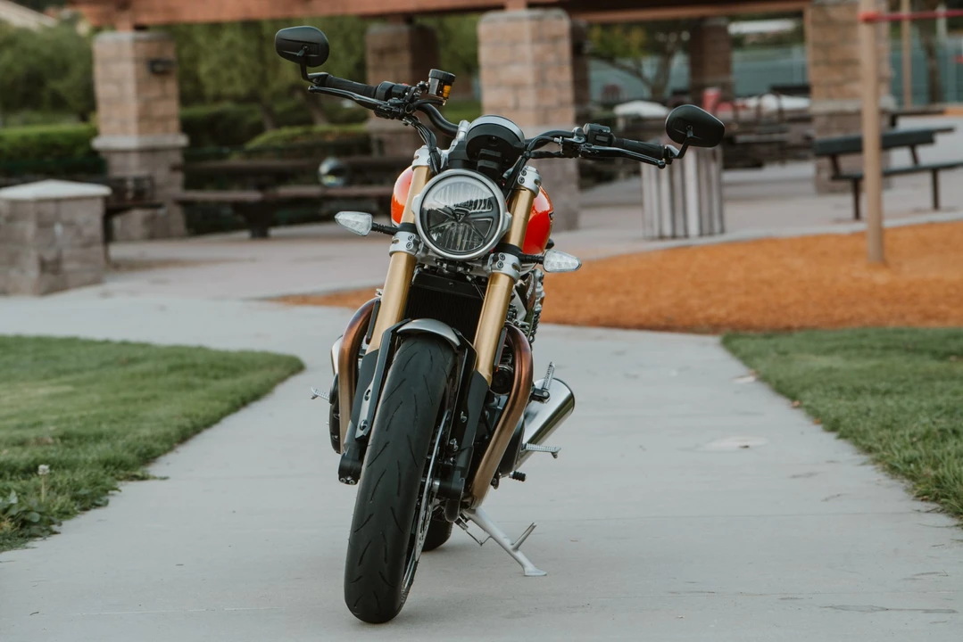 2025 Triumph Speed Twin 1200 - Image 2 of 31