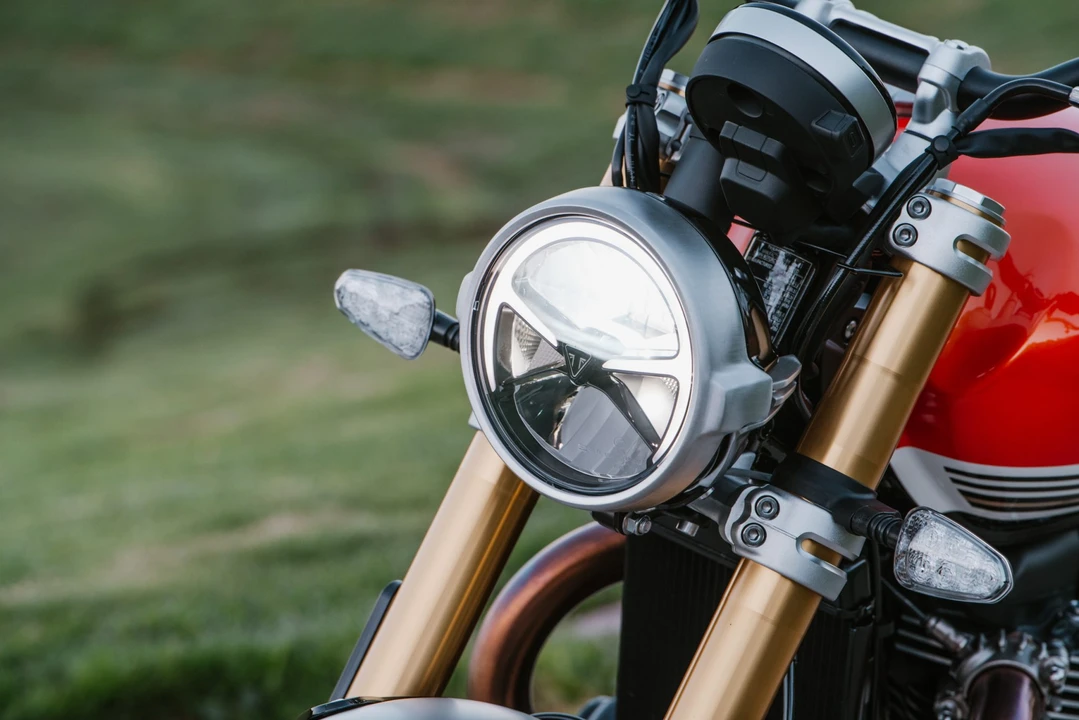 2025 Triumph Speed Twin 1200 - Image 12 of 31