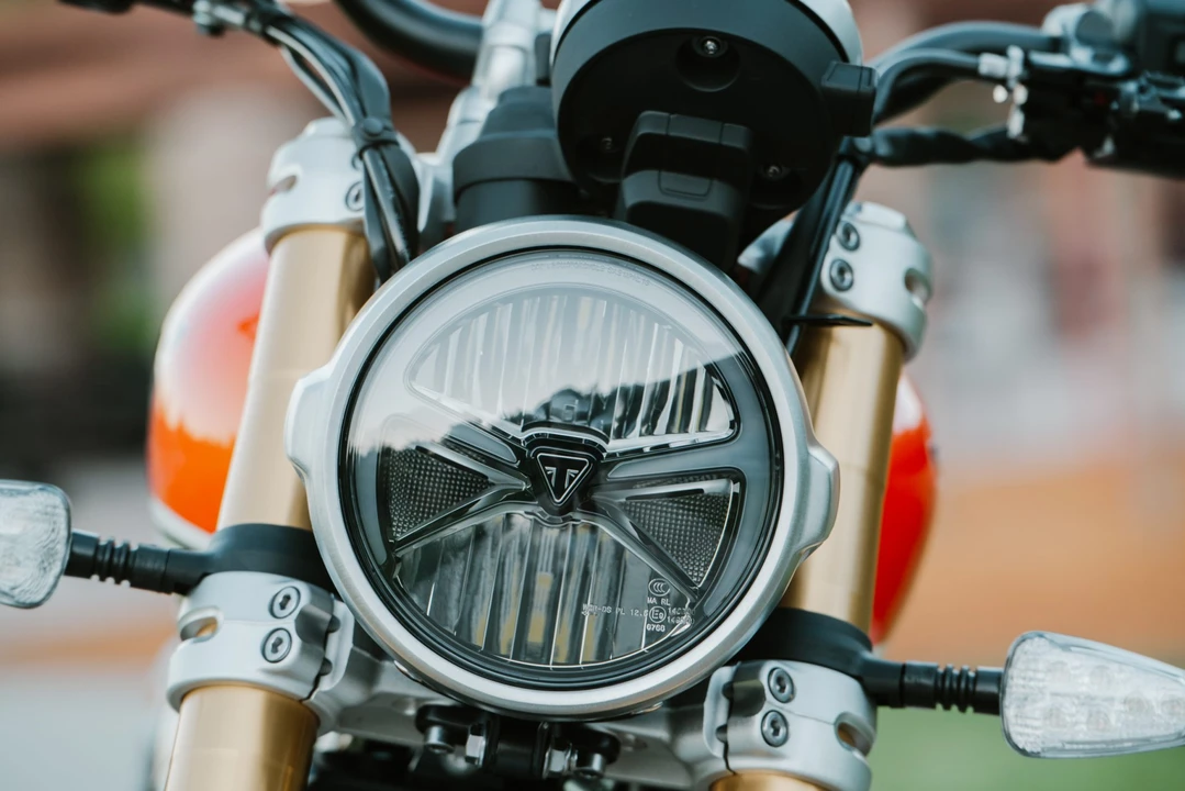 2025 Triumph Speed Twin 1200 - Image 11 of 31