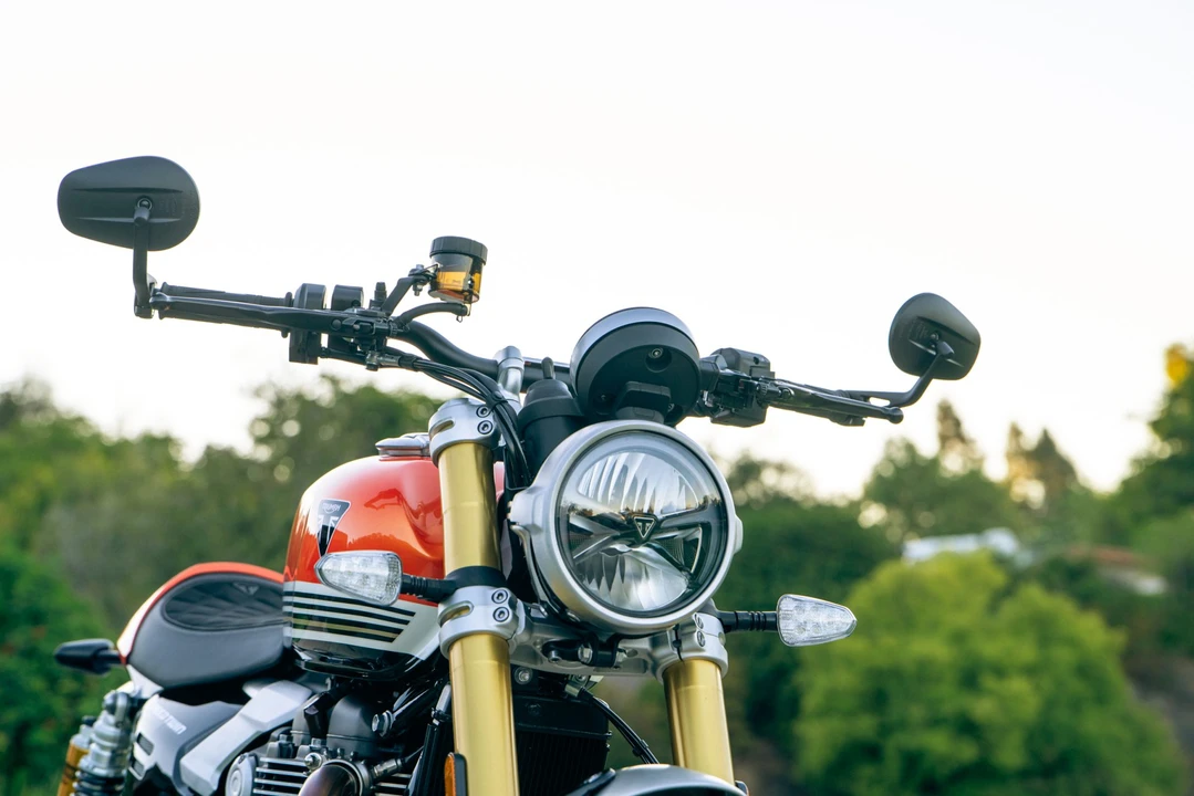 2025 Triumph Speed Twin 1200 - Image 10 of 31