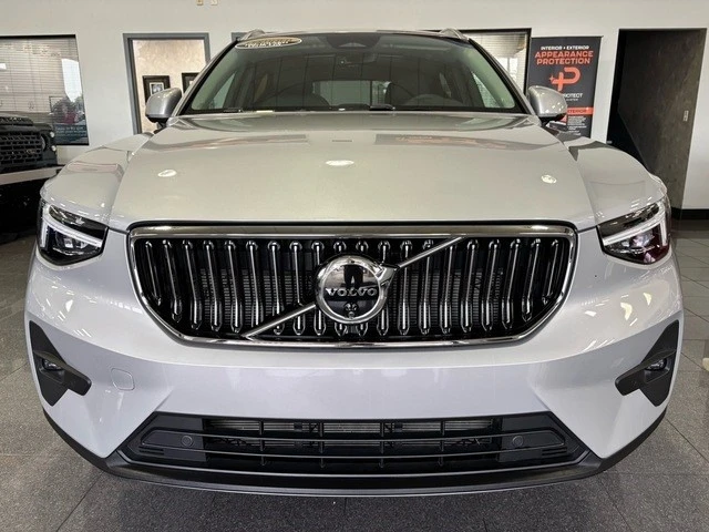 2025 Volvo XC40 - Image 5 of 12