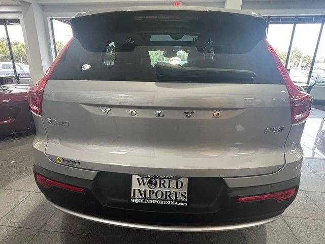 2025 Volvo XC40 - Image 6 of 12