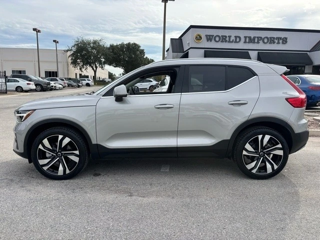 2025 Volvo XC40 - Image 8 of 12