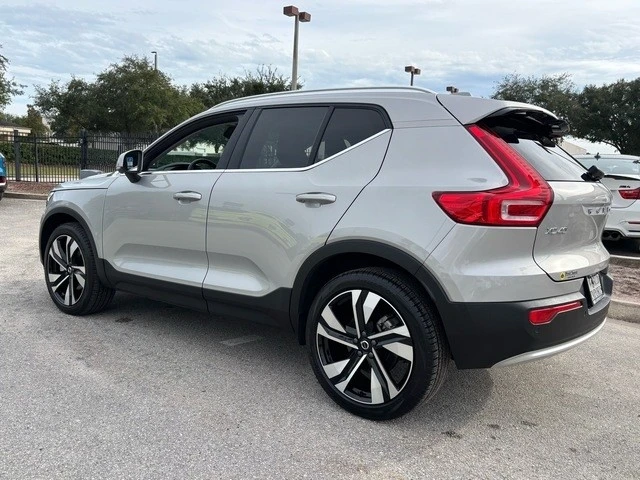 2025 Volvo XC40 - Image 9 of 12