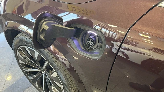 2025 Volvo XC90 2nd Gen - Image 12 of 21