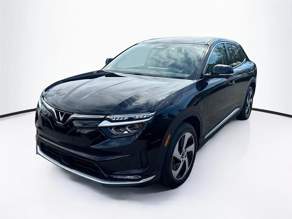 2025 VinFast - Image 3 of 21