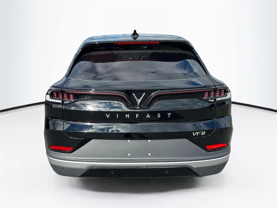 2025 VinFast VF8 - Image 6 of 21