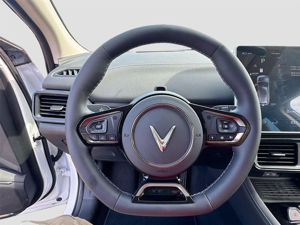 2025 VinFast VF8 - Image 11 of 21
