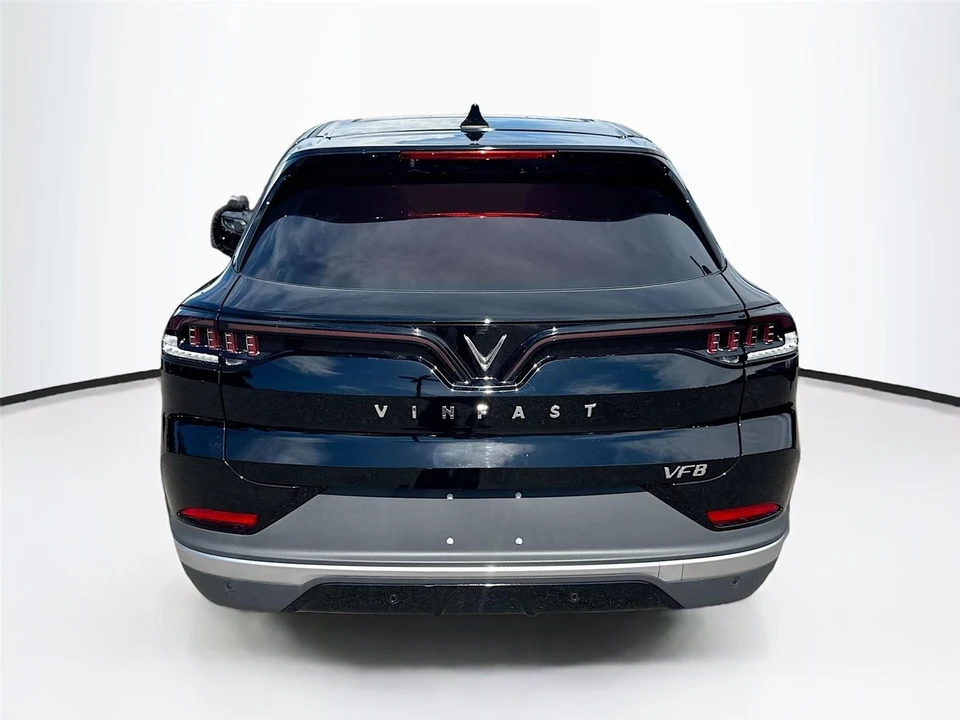 2025 VinFast VF8 - Image 6 of 21