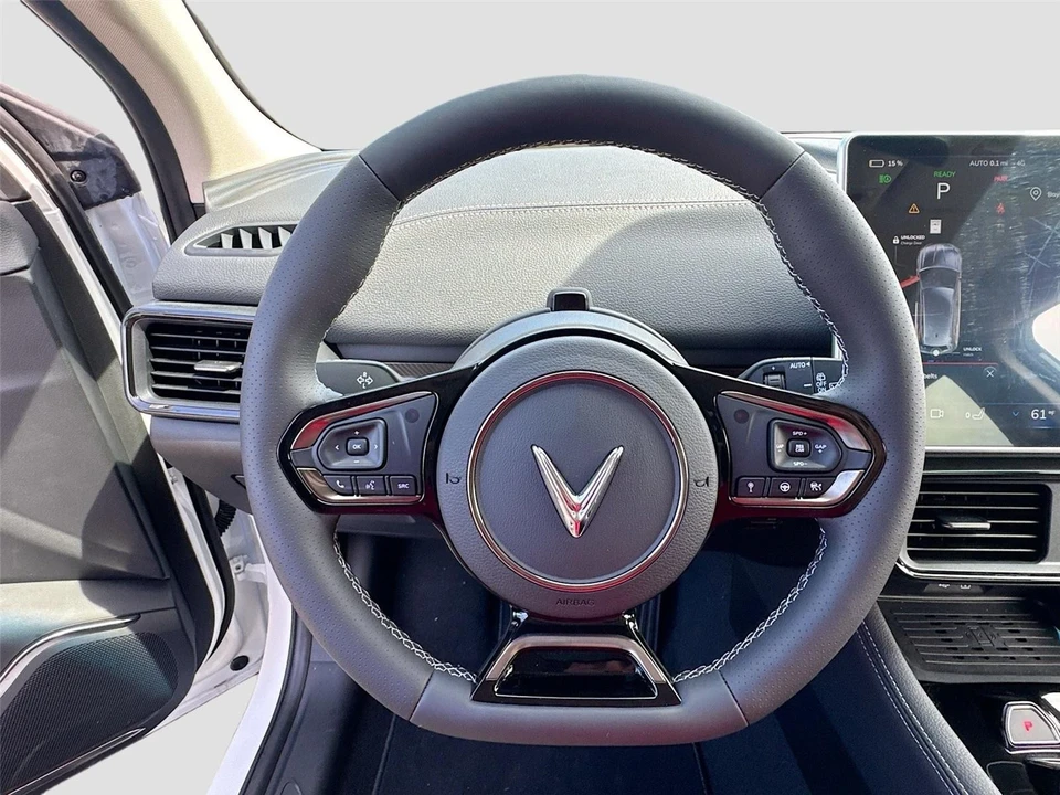 2025 VinFast VF8 - Image 11 of 21