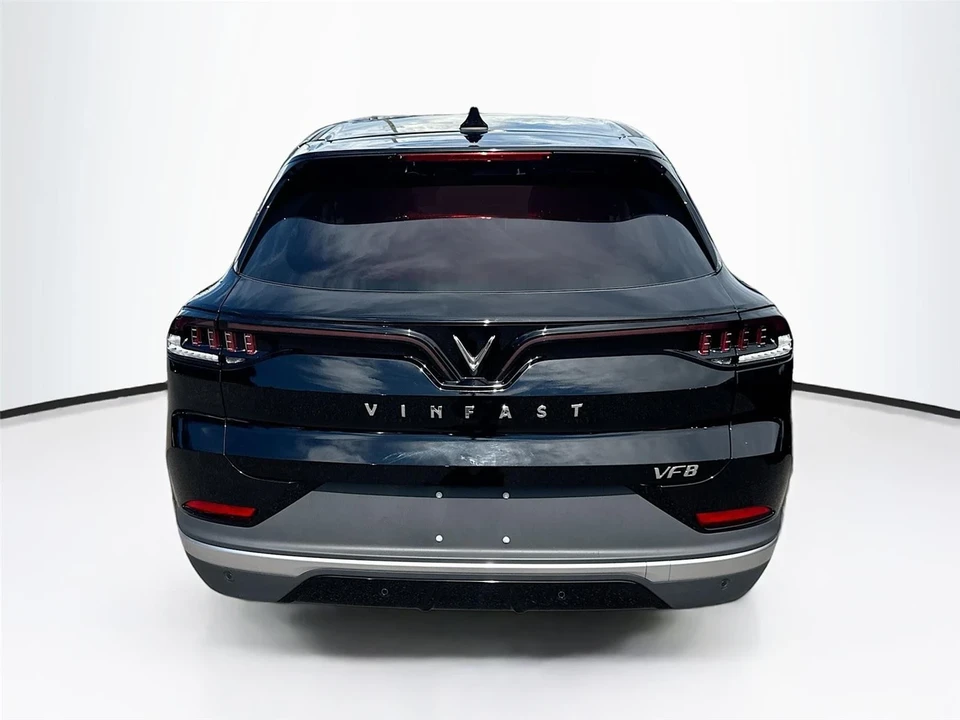 2025 VinFast VF8 - Image 6 of 21