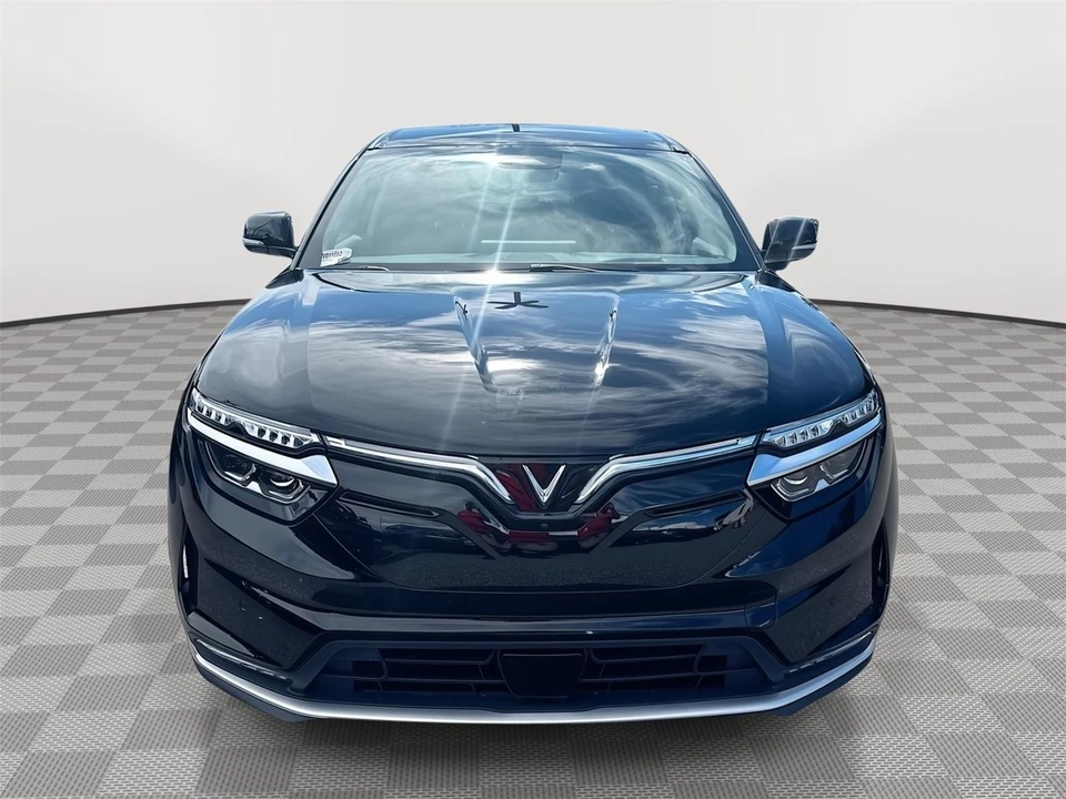 2025 VinFast VF8 - Image 2 of 21