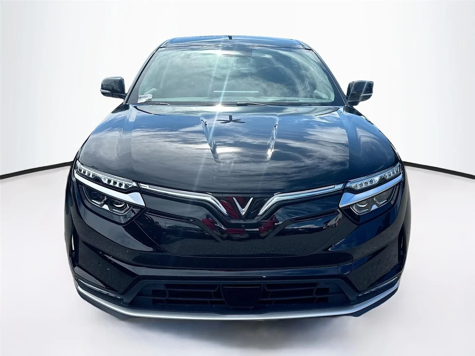2025 VinFast VF8 - Image 2 of 21