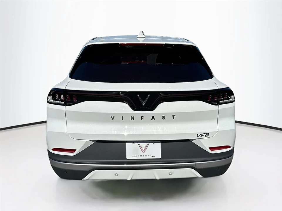 2025 VinFast VF8 - Image 6 of 21