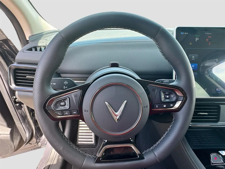 2025 VinFast VF8 - Image 11 of 21