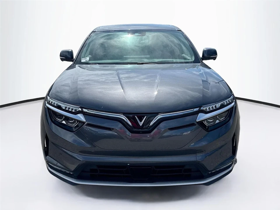 2025 VinFast VF8 - Image 2 of 21