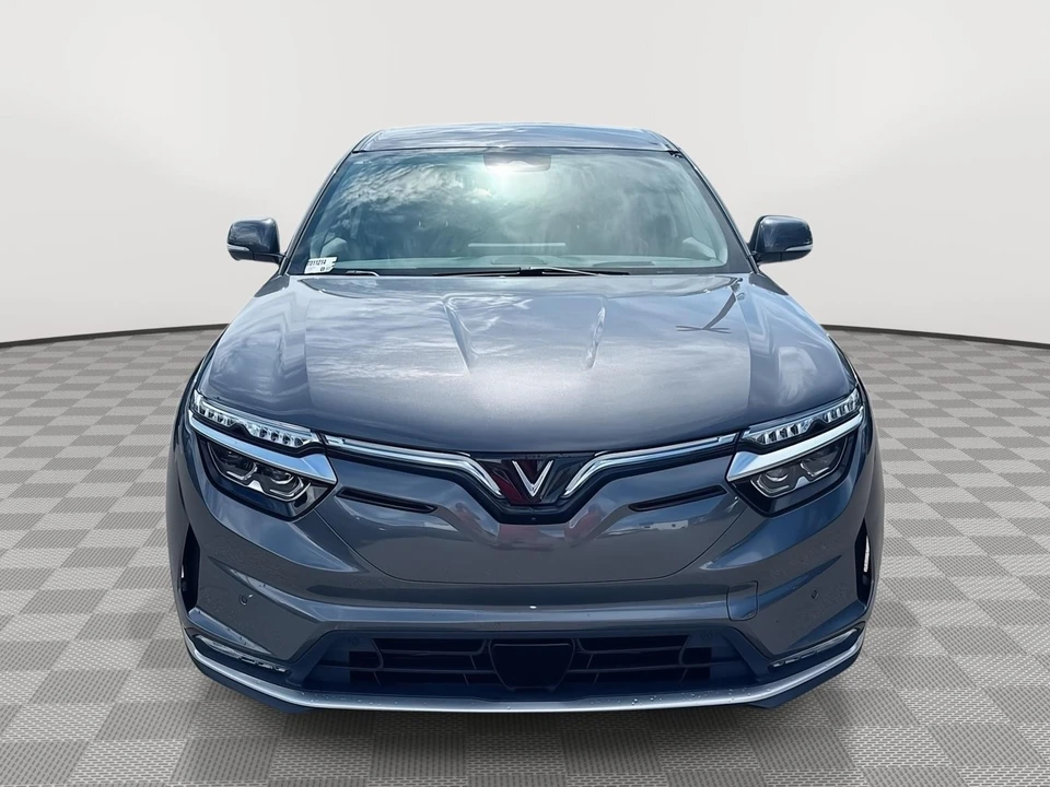 2025 VinFast VF8 - Image 2 of 21