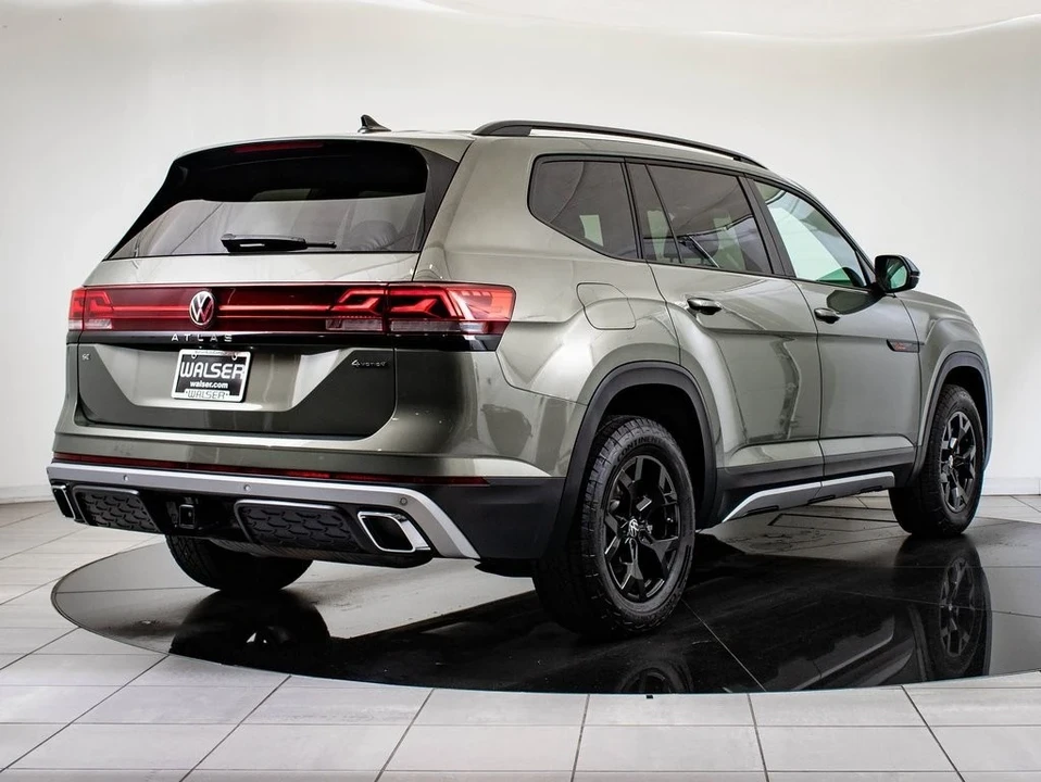 2025 Volkswagen Atlas - Image 10 of 21