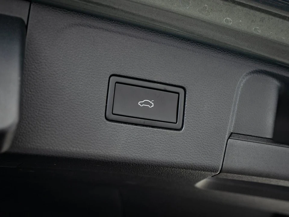 2025 Volkswagen Atlas - Image 20 of 21