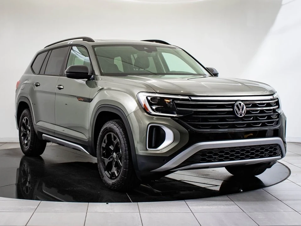 2025 Volkswagen Atlas - Image 12 of 21