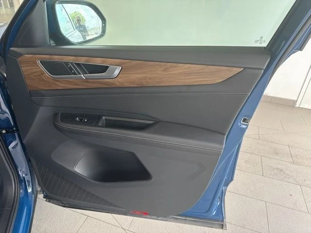 2025 Volkswagen Atlas - Image 11 of 12