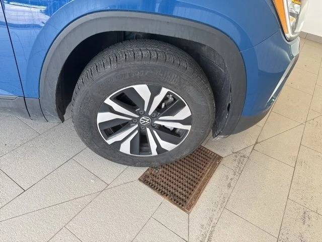 2025 Volkswagen Atlas - Image 10 of 12