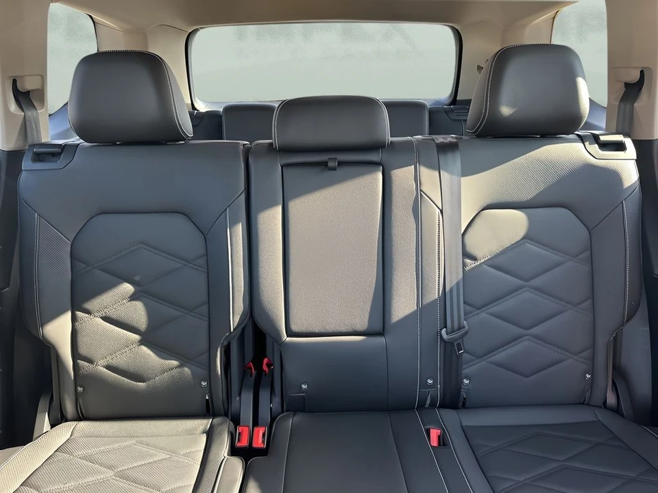 2025 Volkswagen Atlas - Image 11 of 12