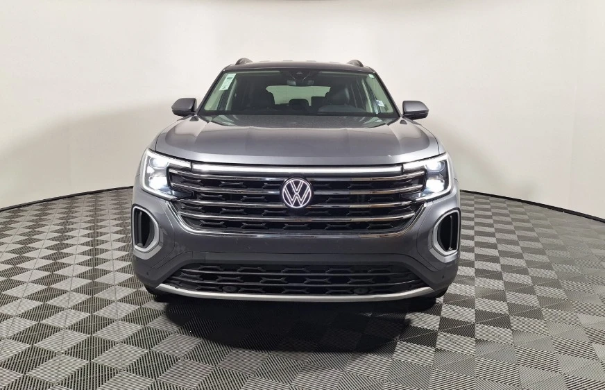 2025 Volkswagen Atlas - Image 2 of 12
