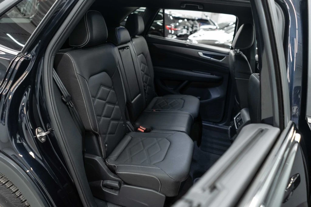 2025 Volkswagen Atlas - Image 11 of 12