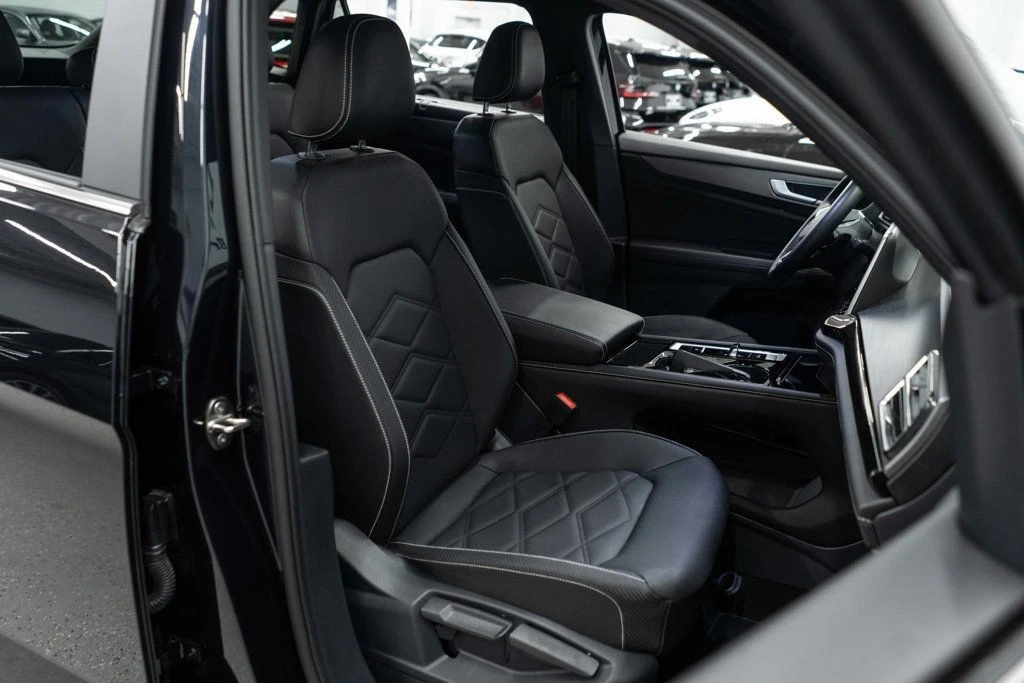 2025 Volkswagen Atlas - Image 10 of 12