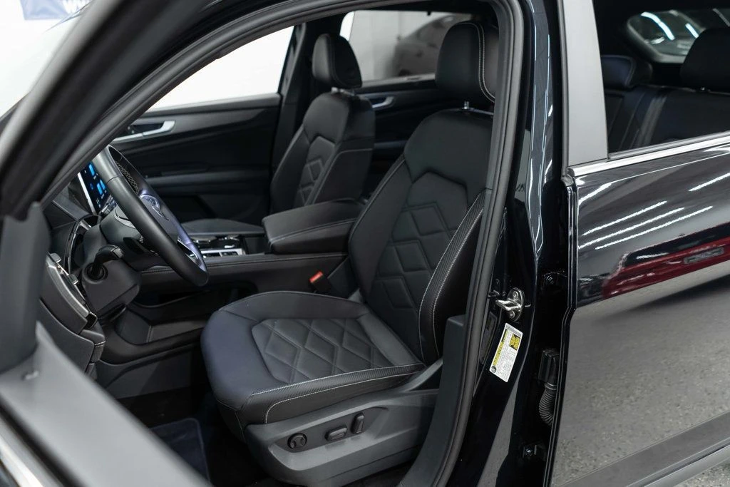 2025 Volkswagen Atlas - Image 8 of 12