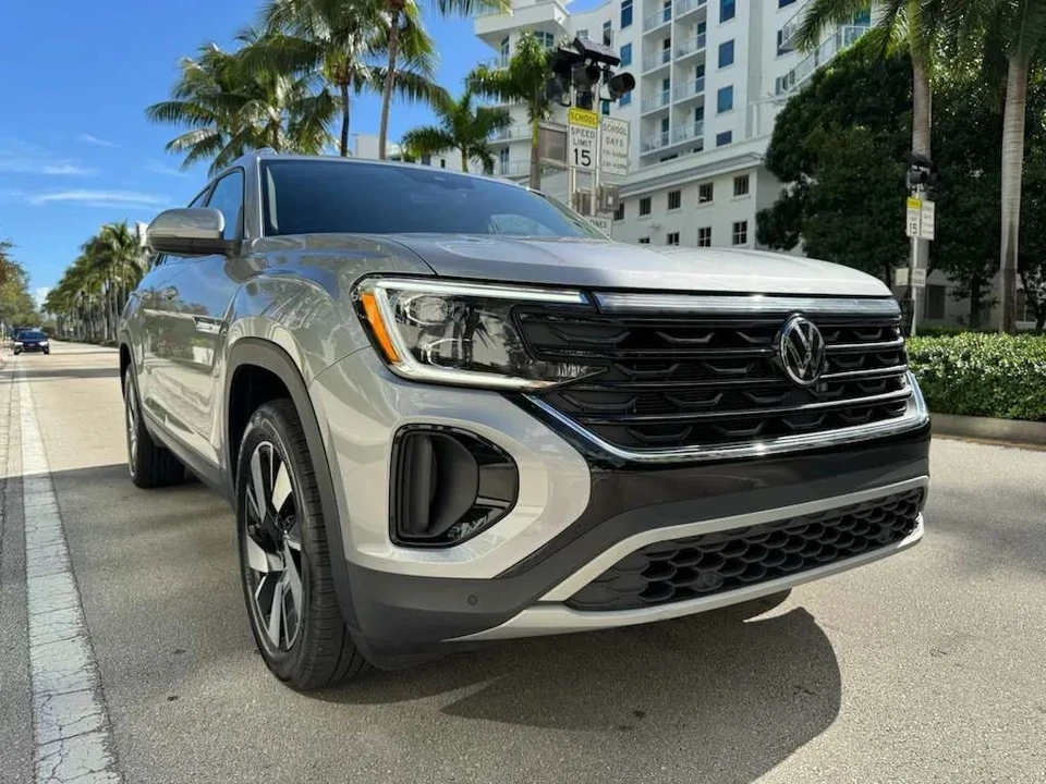 2025 Volkswagen Atlas - Image 9 of 12