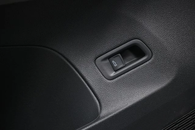 2025 Volkswagen Atlas - Image 11 of 12
