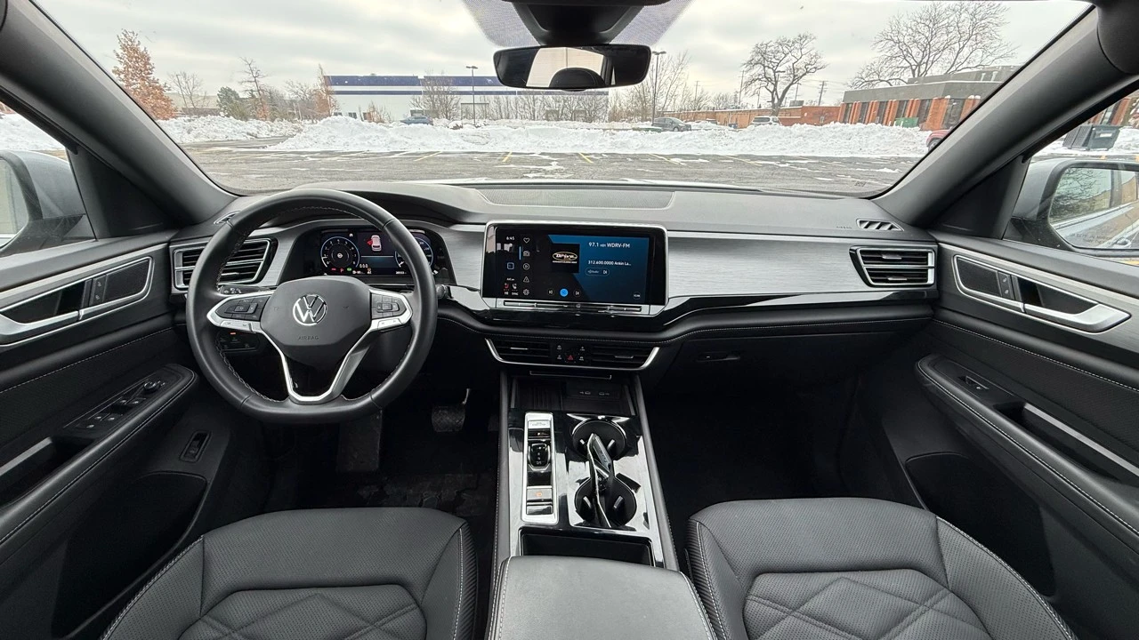 2025 Volkswagen Atlas - Image 16 of 21