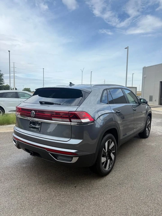 2025 Volkswagen Atlas - Image 9 of 10
