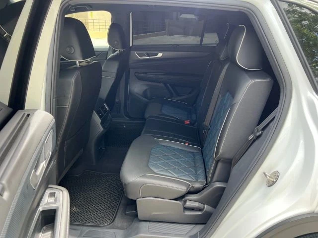 2025 Volkswagen Atlas - Image 12 of 21