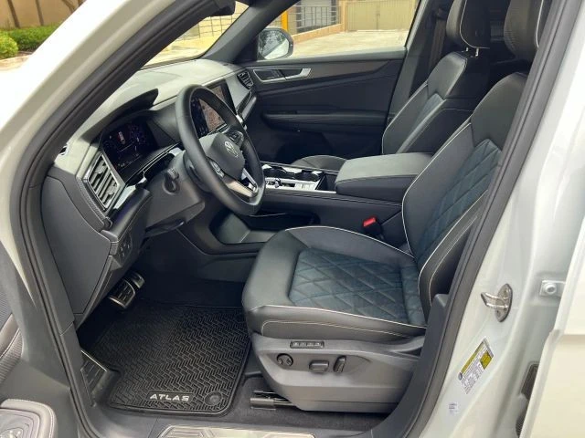 2025 Volkswagen Atlas - Image 11 of 21