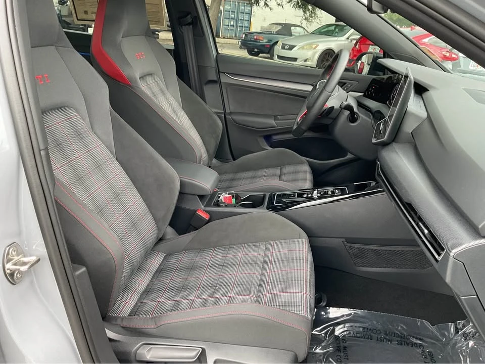 2025 Volkswagen GTI Mk8 - Image 9 of 15