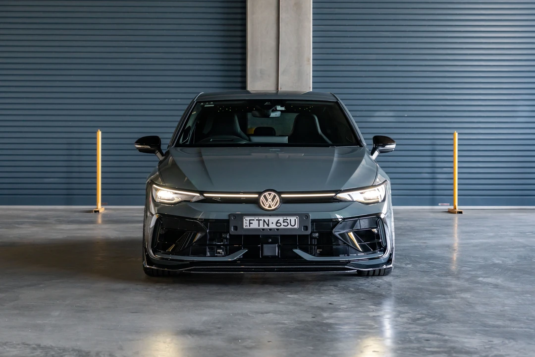 2025 Volkswagen Golf R Mk8 - Image 2 of 31