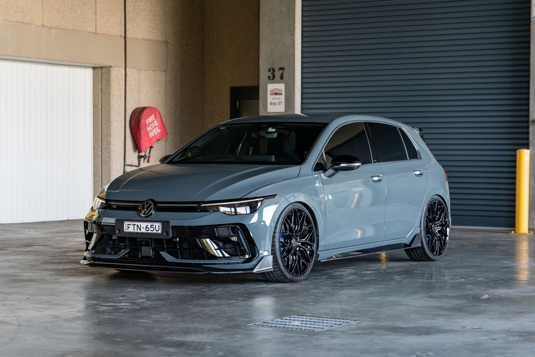 2025 Volkswagen Golf R Mk8 - Image 9 of 31