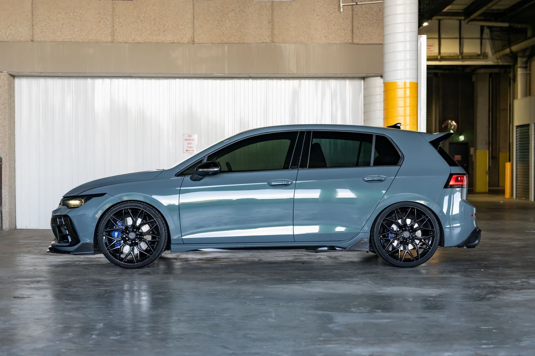 2025 Volkswagen Golf R Mk8 - Image 8 of 31