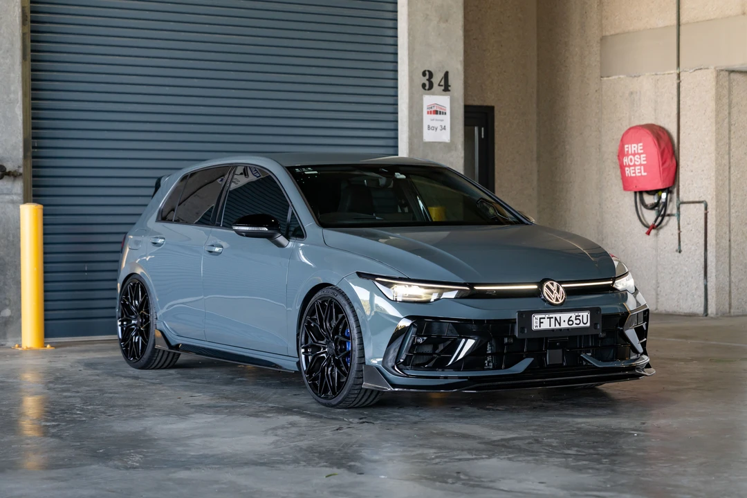 2025 Volkswagen Golf R Mk8 - Image 3 of 31
