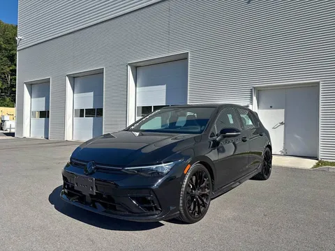 2025 Volkswagen Golf R Black Edition Akrapovic