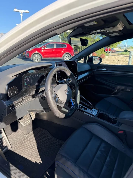 2025 Volkswagen Golf R Mk8 - Image 9 of 11