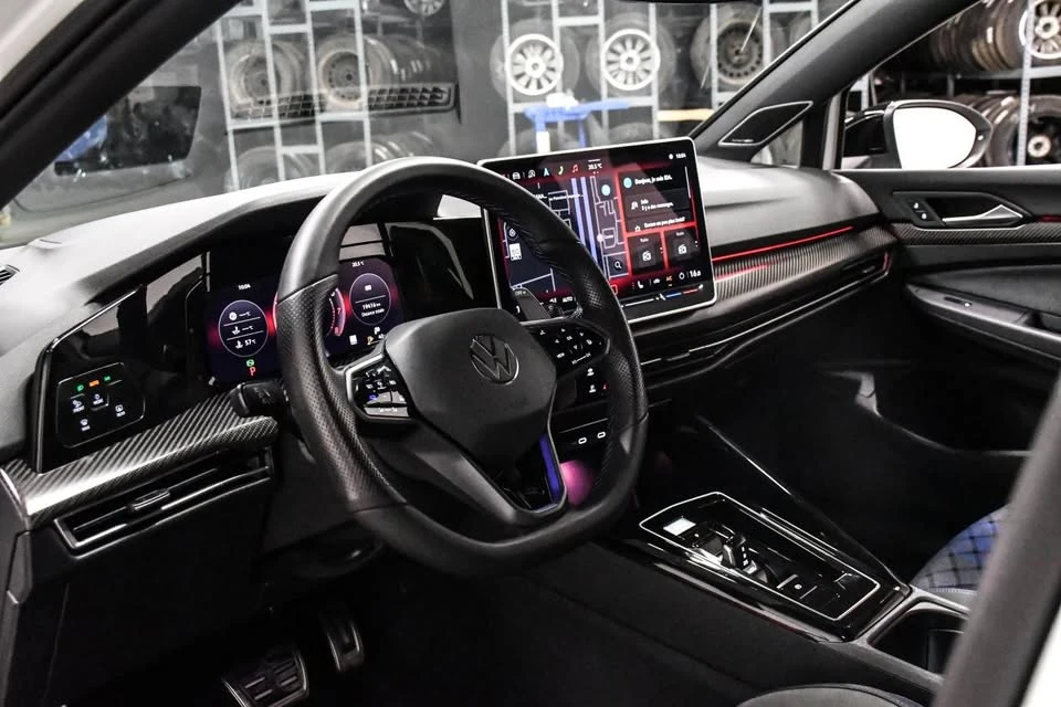 2025 Volkswagen Golf R Mk8 - Image 11 of 20