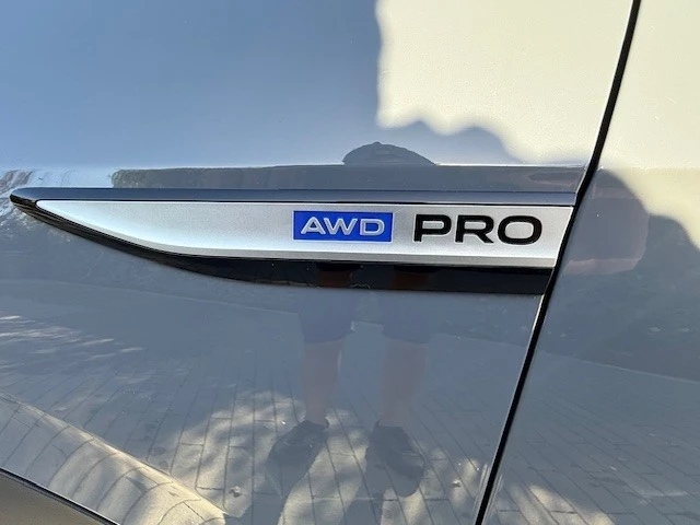 2025 Volkswagen ID.4 - Image 11 of 13